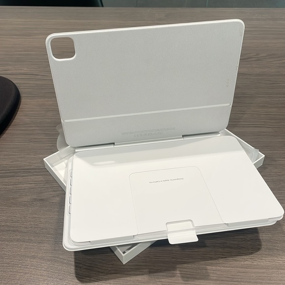 iPad Magic Keyboard - Picture 4 of 5